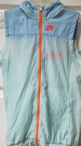 Nike Girls Flight Weight Hooded Nylon Running Vest